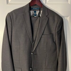 Perry Ellis 3 piece Mens Suit 38R Med Grey